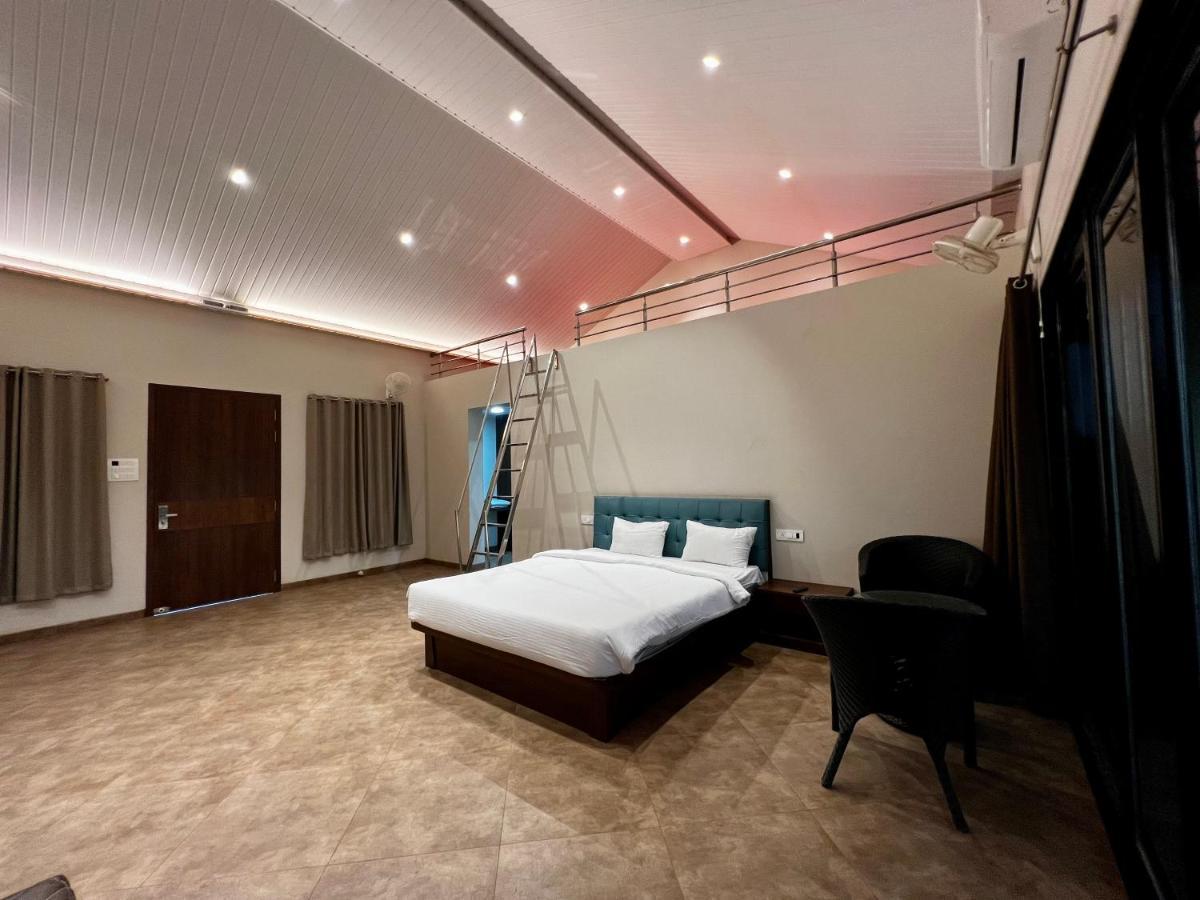 Paramount Riverfront Resort & Spa, كارجات المظهر الخارجي الصورة